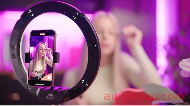 月活暴增2254%！欧美社交新宠BeReal凭什么打败TikTok和ins？ 第2张