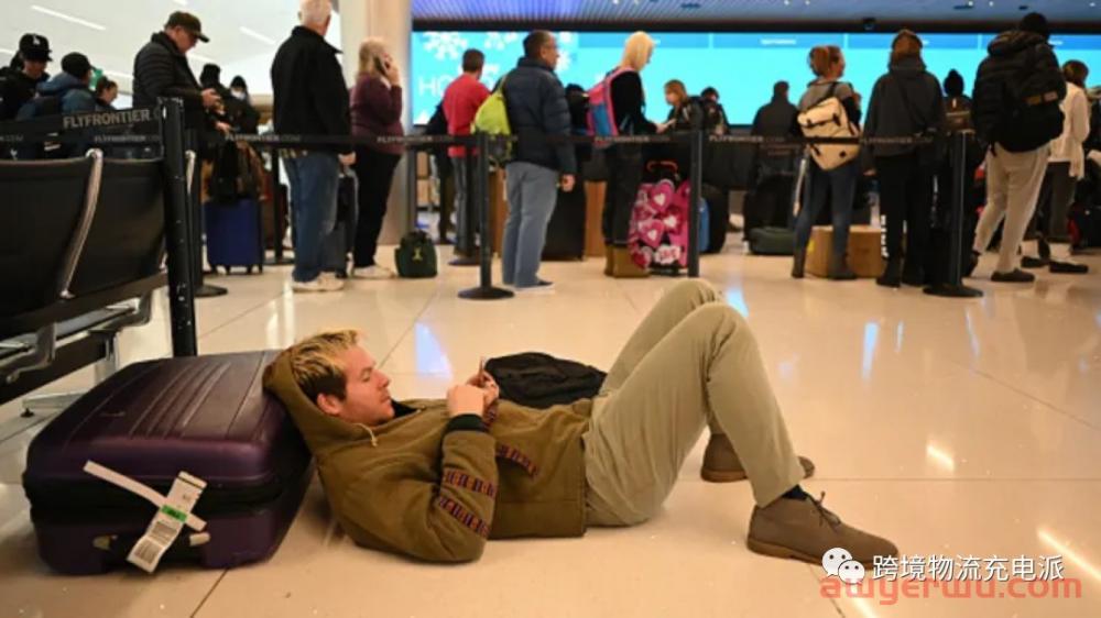 美国遭遇极端暴风雪天气，FEDEX和UPS警告货物派送将延误，10,000个航班被迫取消！ 第3张