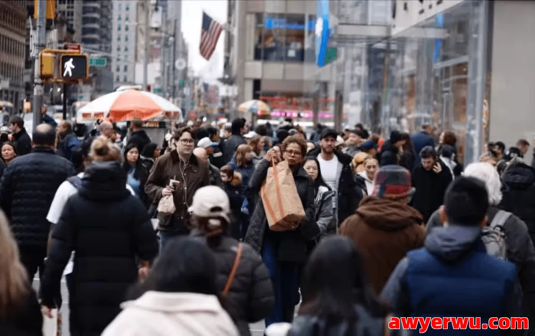 突发！特朗普对所有国家征100%关税？美媒：亚洲邻居正让中国货柜逃避高关税... 第5张