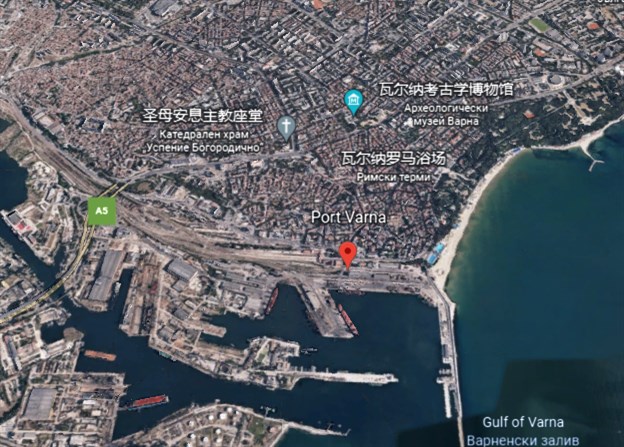 瓦尔纳港